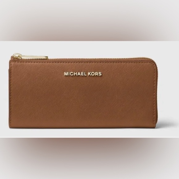 NEW-MICHAEL KORSJet Set Travel Lrge Saffiano Leather Quarter-Zip Wallet Luggage